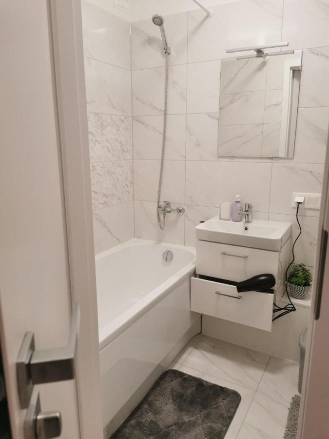 Modern Studio Debreceno, Self-Check-In, Free Parking Klaipėda Buitenkant foto